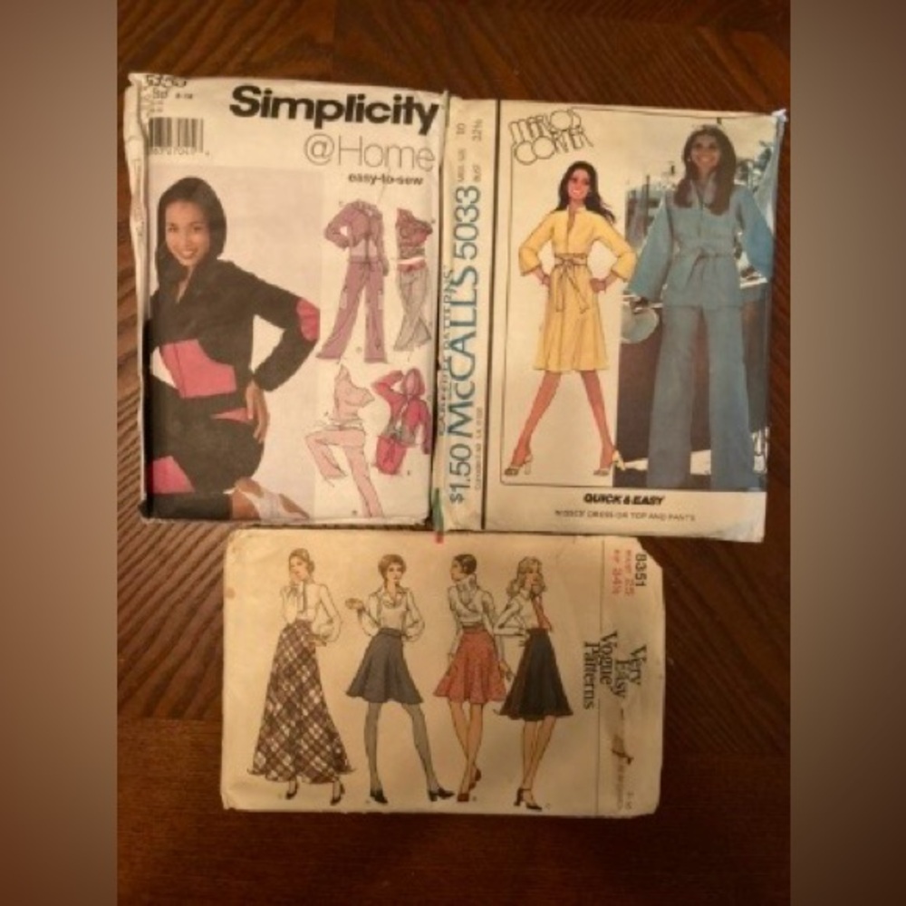 Vintage Sewing Pattern Ad & Collection - Picture 5 of 6